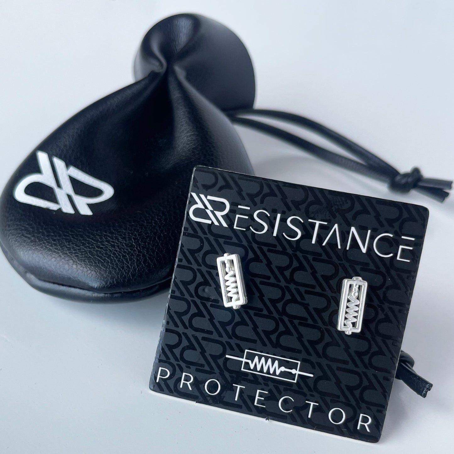 PROTECTOR RESISTANCE EARRINGS
