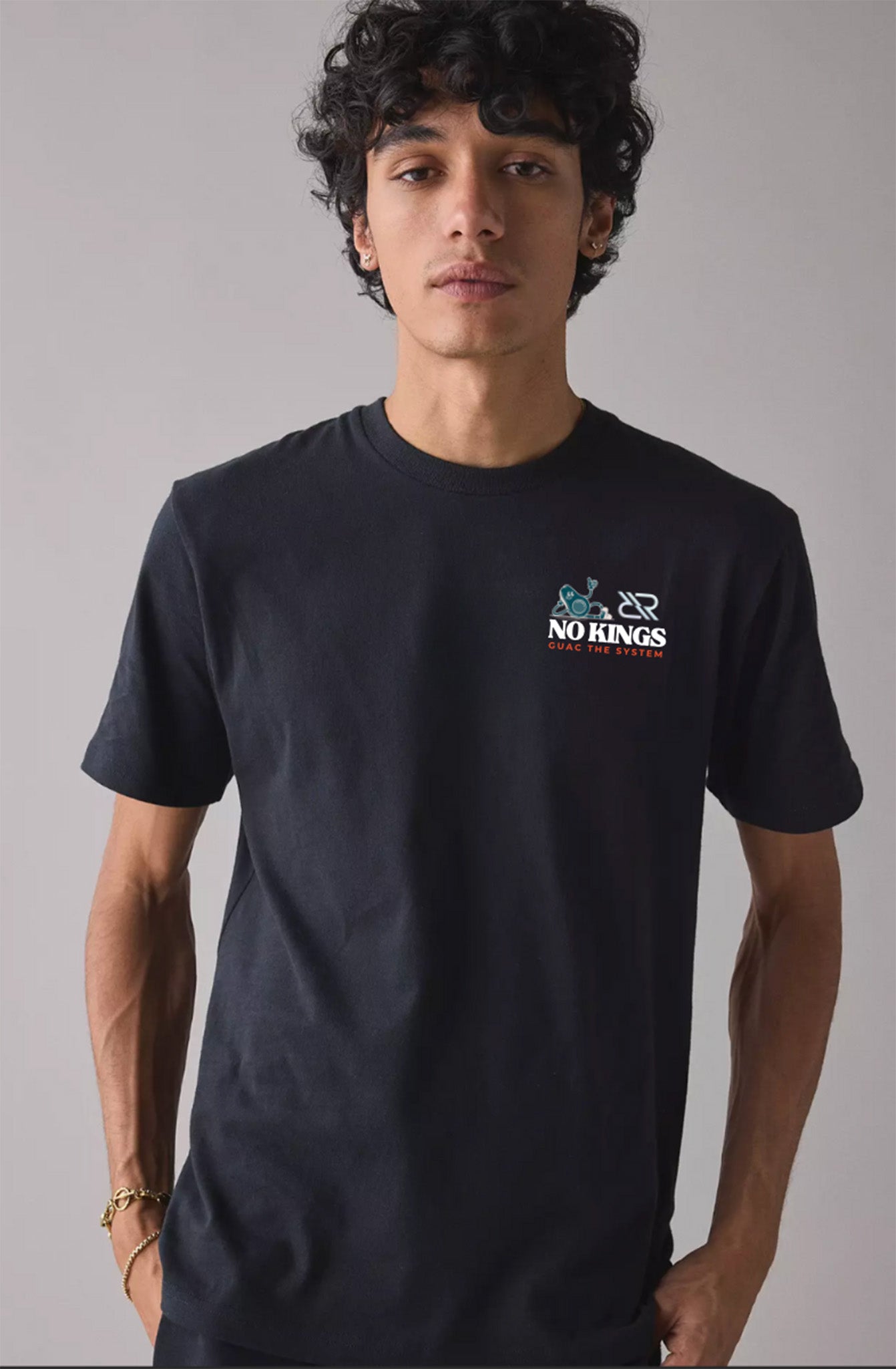 NO KINGS RESISTANCE TEE
