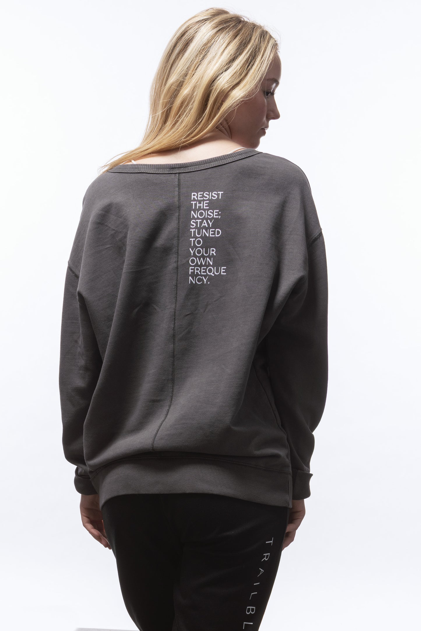 RESISTANCE BEACH WASH V-NECK SWEATSHIRT